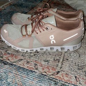 Women’s On Cloud running shoes